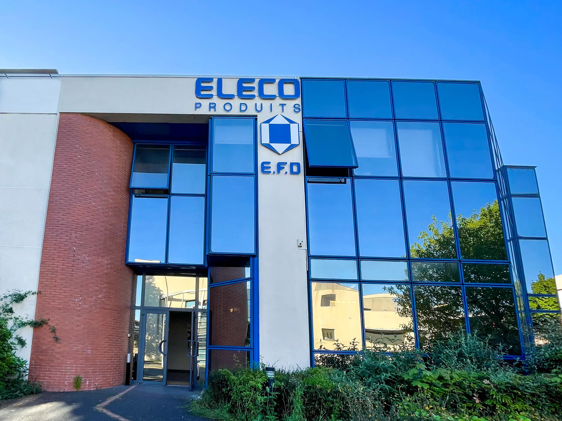 hoenle-eleco-locaux Locaux de la société Hoenle eleco à Gennevilliers